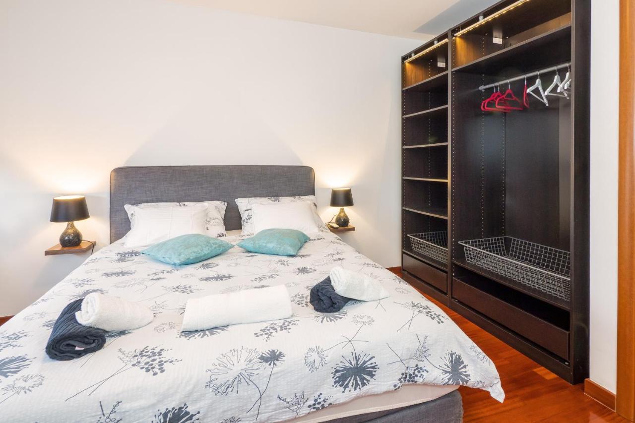 Airy 2-Br Apt W/ Open Layout & Modern Design Lejlighed Split Eksteriør billede